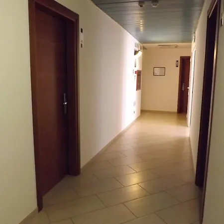 Готель Tura